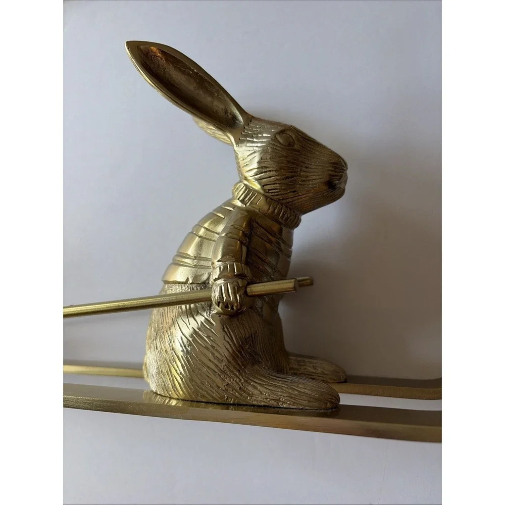 Vintage Anthropologie bunny skiing Rare bottle‎ holder metal unique rabbit